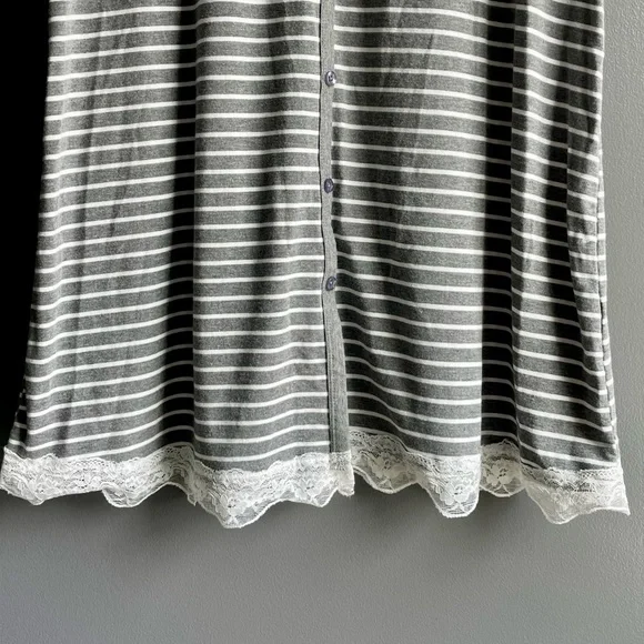 Women Striped Button Down Night Gown with Lace Accent Pocket Size M Nightshirt - Picture 4 of 6